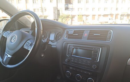 Volkswagen Jetta VI, 2013 год, 950 000 рублей, 6 фотография