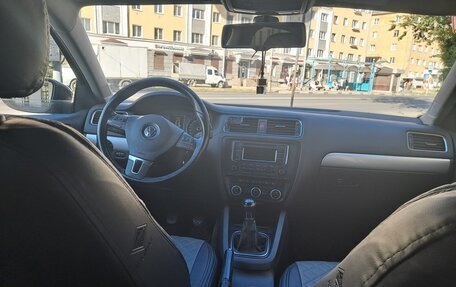 Volkswagen Jetta VI, 2013 год, 950 000 рублей, 7 фотография
