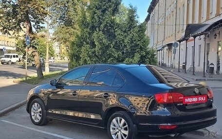 Volkswagen Jetta VI, 2013 год, 950 000 рублей, 3 фотография