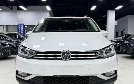 Volkswagen Touran III, 2022 год, 2 475 000 рублей, 3 фотография