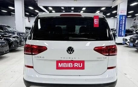 Volkswagen Touran III, 2022 год, 2 475 000 рублей, 6 фотография