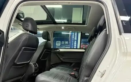 Volkswagen Touran III, 2022 год, 2 475 000 рублей, 15 фотография