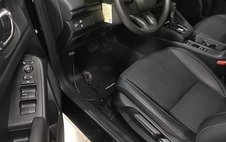 Honda Vezel, 2024 год, 2 050 000 рублей, 8 фотография