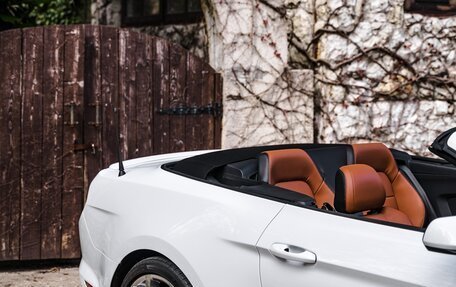 Ford Mustang VI рестайлинг, 2021 год, 5 700 000 рублей, 7 фотография