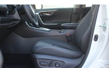 Toyota RAV4, 2025 год, 5 990 000 рублей, 16 фотография