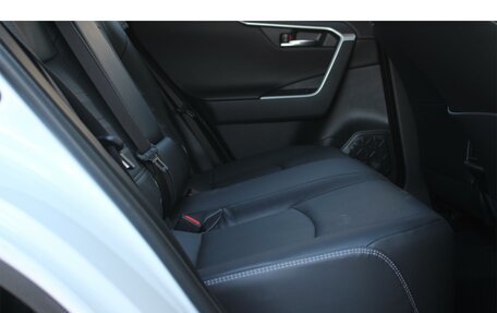 Toyota RAV4, 2025 год, 5 990 000 рублей, 18 фотография