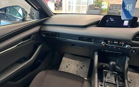 Mazda 3, 2021 год, 1 999 999 рублей, 14 фотография