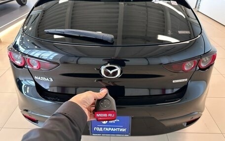 Mazda 3, 2021 год, 1 999 999 рублей, 25 фотография