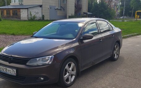 Volkswagen Jetta VI, 2011 год, 750 000 рублей, 1 фотография