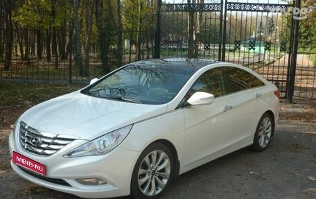 Hyundai Sonata VI, 2011 год, 700 000 рублей, 1 фотография