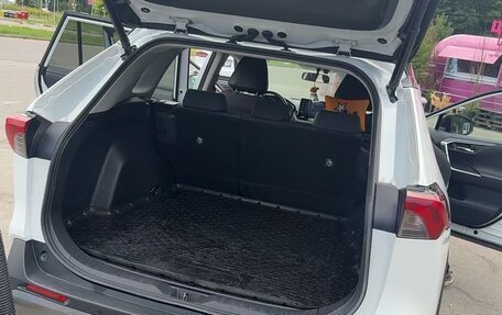 Toyota RAV4, 2020 год, 3 300 000 рублей, 7 фотография