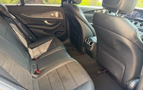 Mercedes-Benz E-Класс, 2018 год, 3 690 000 рублей, 10 фотография