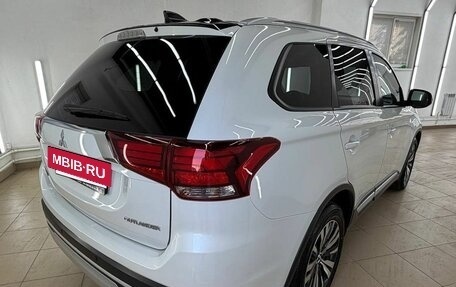 Mitsubishi Outlander III рестайлинг 3, 2019 год, 2 349 000 рублей, 8 фотография