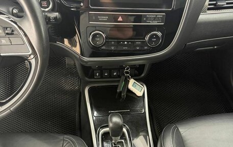 Mitsubishi Outlander III рестайлинг 3, 2019 год, 2 349 000 рублей, 20 фотография