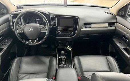 Mitsubishi Outlander III рестайлинг 3, 2019 год, 2 349 000 рублей, 24 фотография