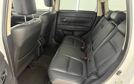 Mitsubishi Outlander III рестайлинг 3, 2019 год, 2 349 000 рублей, 22 фотография