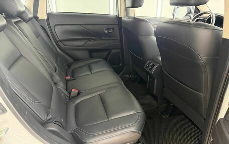 Mitsubishi Outlander III рестайлинг 3, 2019 год, 2 349 000 рублей, 27 фотография