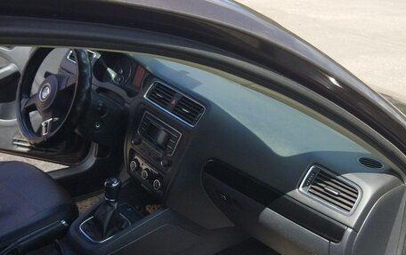 Volkswagen Jetta VI, 2011 год, 750 000 рублей, 16 фотография