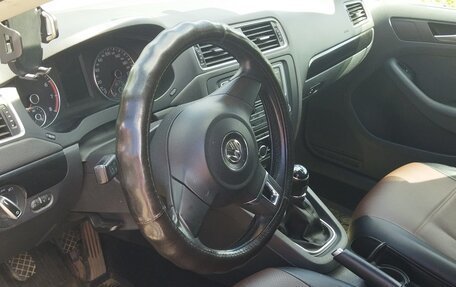 Volkswagen Jetta VI, 2011 год, 750 000 рублей, 15 фотография