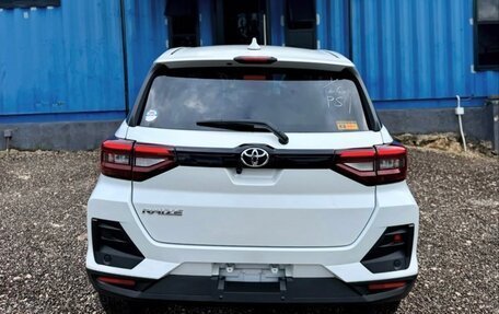 Toyota Raize I, 2022 год, 1 370 000 рублей, 3 фотография