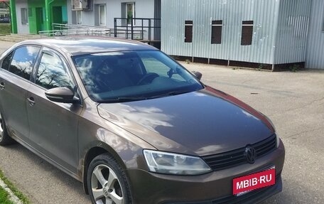 Volkswagen Jetta VI, 2011 год, 750 000 рублей, 13 фотография