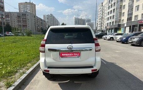 Toyota Land Cruiser Prado 150 рестайлинг 2, 2014 год, 4 150 000 рублей, 4 фотография