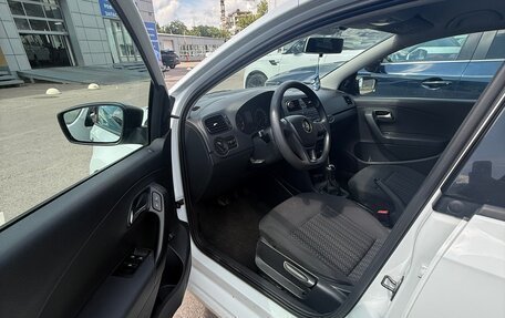 Volkswagen Polo VI (EU Market), 2015 год, 880 000 рублей, 5 фотография