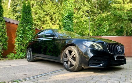 Mercedes-Benz E-Класс, 2016 год, 2 700 000 рублей, 3 фотография