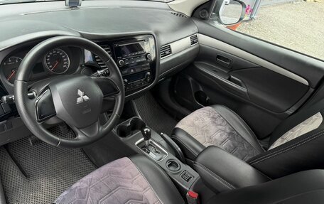 Mitsubishi Outlander III рестайлинг 3, 2012 год, 1 095 000 рублей, 8 фотография