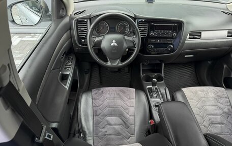 Mitsubishi Outlander III рестайлинг 3, 2012 год, 1 095 000 рублей, 11 фотография