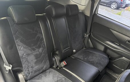 Mitsubishi Outlander III рестайлинг 3, 2012 год, 1 095 000 рублей, 12 фотография