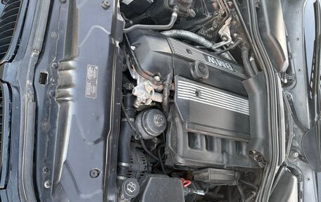BMW 5 серия, 2005 год, 950 000 рублей, 4 фотография