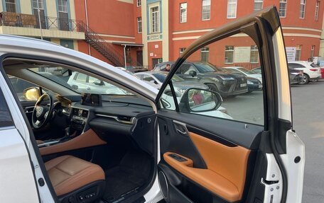 Lexus RX IV рестайлинг, 2021 год, 4 500 000 рублей, 9 фотография