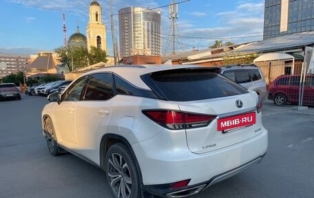 Lexus RX IV рестайлинг, 2021 год, 4 500 000 рублей, 5 фотография