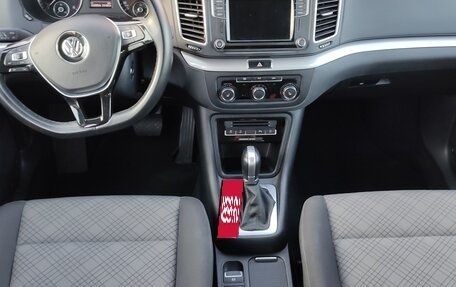 Volkswagen Sharan II, 2018 год, 1 790 000 рублей, 9 фотография