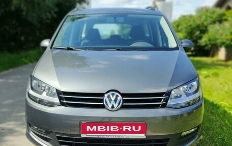 Volkswagen Sharan II, 2018 год, 1 790 000 рублей, 3 фотография