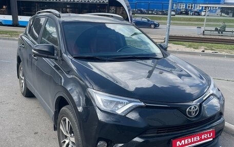 Toyota RAV4, 2018 год, 2 350 000 рублей, 2 фотография