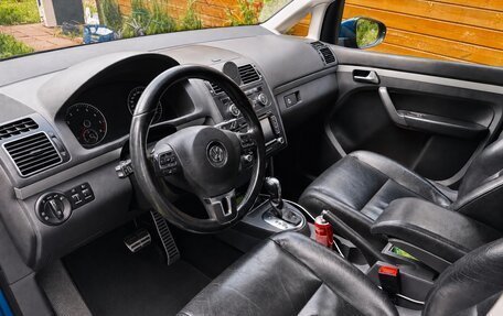 Volkswagen Touran III, 2012 год, 980 000 рублей, 6 фотография