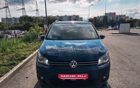 Volkswagen Touran III, 2012 год, 980 000 рублей, 3 фотография