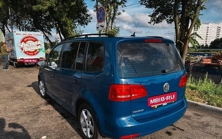 Volkswagen Touran III, 2012 год, 980 000 рублей, 4 фотография