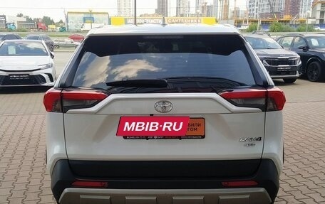 Toyota RAV4, 2023 год, 3 625 000 рублей, 5 фотография