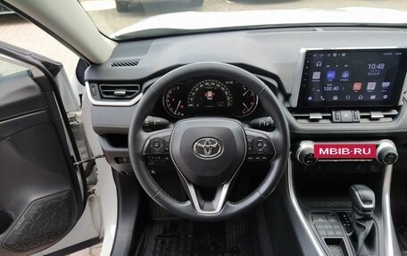 Toyota RAV4, 2023 год, 3 625 000 рублей, 24 фотография
