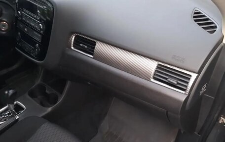 Mitsubishi Outlander III рестайлинг 3, 2015 год, 1 800 000 рублей, 7 фотография