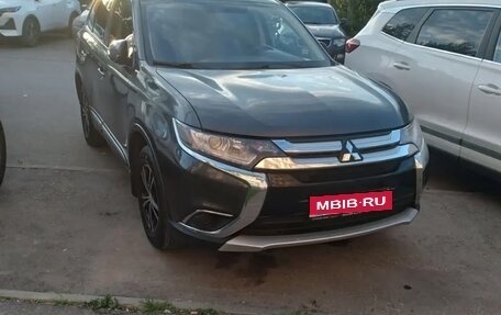 Mitsubishi Outlander III рестайлинг 3, 2015 год, 1 800 000 рублей, 3 фотография