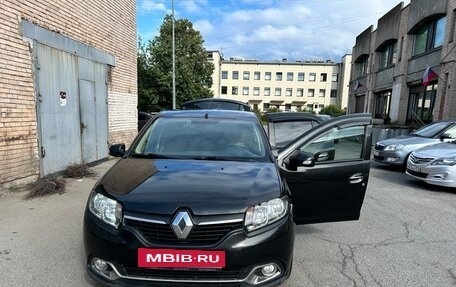Renault Logan II, 2015 год, 750 000 рублей, 3 фотография