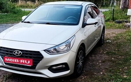 Hyundai Solaris II рестайлинг, 2019 год, 1 390 000 рублей, 8 фотография