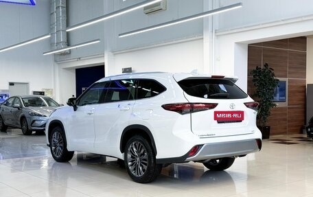 Toyota Highlander, 2026 год, 5 500 000 рублей, 5 фотография
