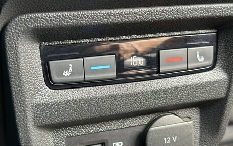 Volkswagen Tiguan II, 2018 год, 2 597 000 рублей, 19 фотография