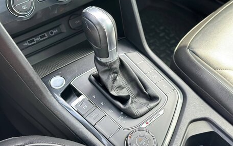 Volkswagen Tiguan II, 2018 год, 2 597 000 рублей, 20 фотография