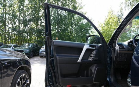 Toyota Land Cruiser Prado 150 рестайлинг 2, 2020 год, 5 100 000 рублей, 10 фотография